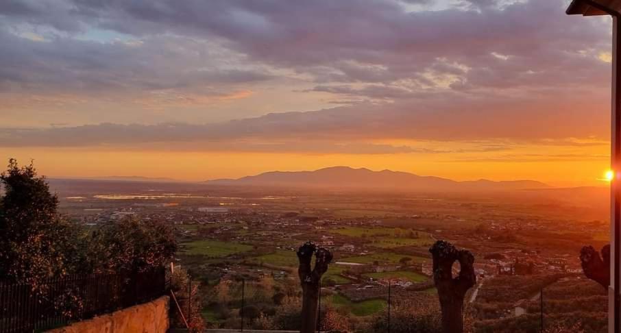 La Grotta San Michele Hotel Montevettolini Bagian luar foto