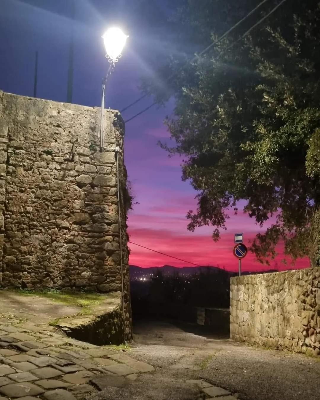 La Grotta San Michele Hotel Montevettolini Bagian luar foto