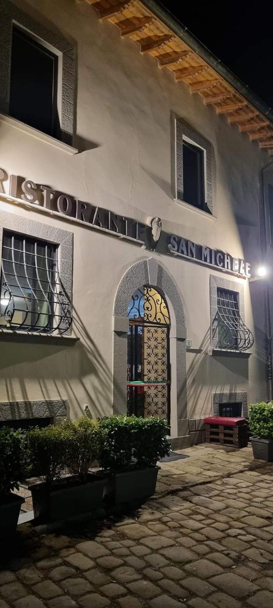 La Grotta San Michele Hotel Montevettolini Bagian luar foto