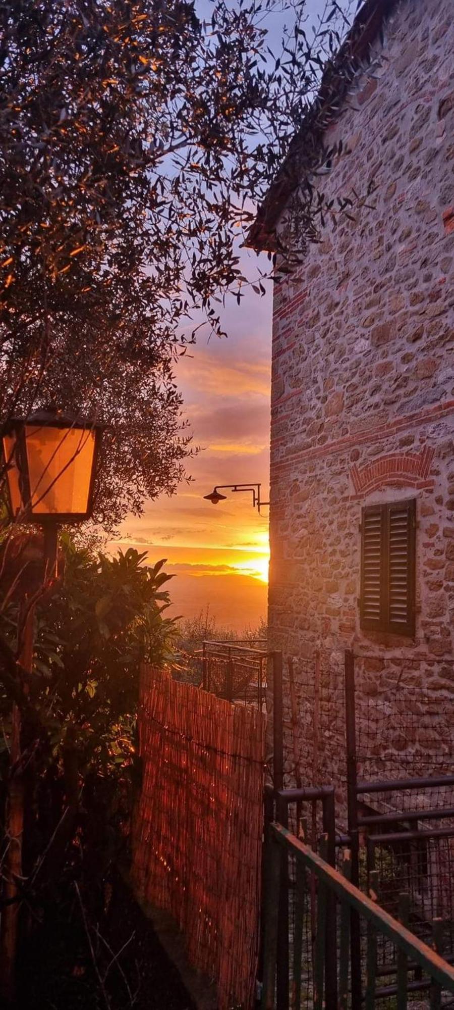La Grotta San Michele Hotel Montevettolini Bagian luar foto