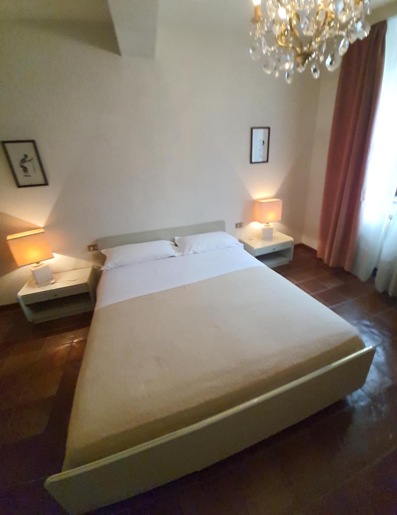 La Grotta San Michele Hotel Montevettolini Bagian luar foto