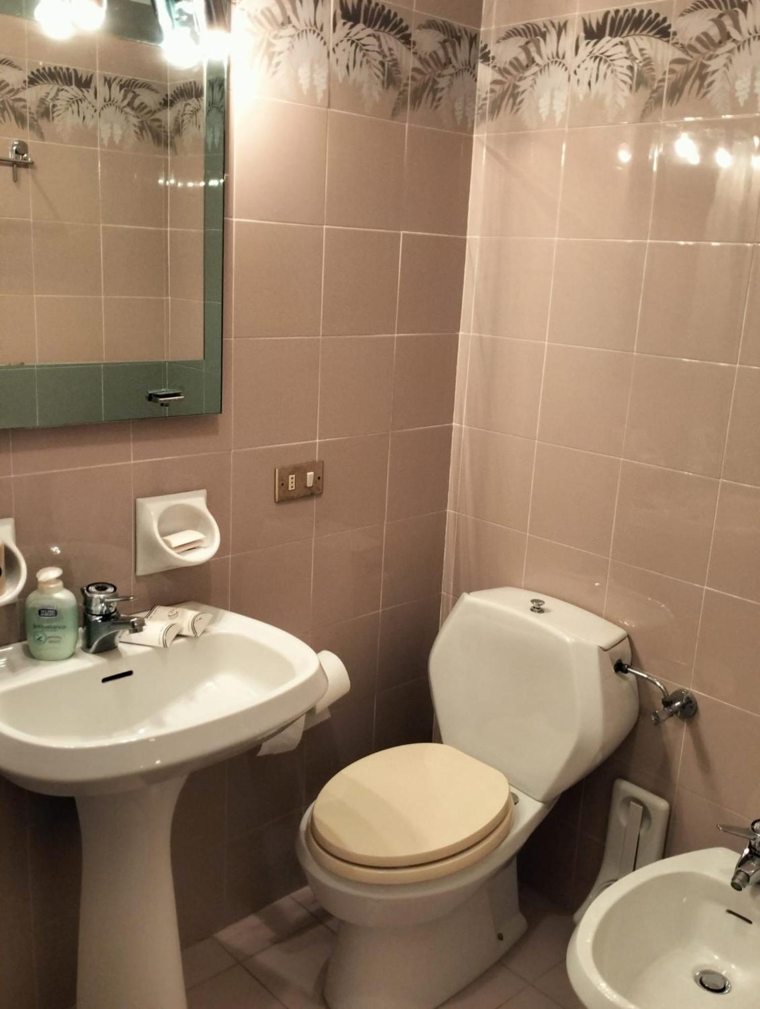 La Grotta San Michele Hotel Montevettolini Bagian luar foto