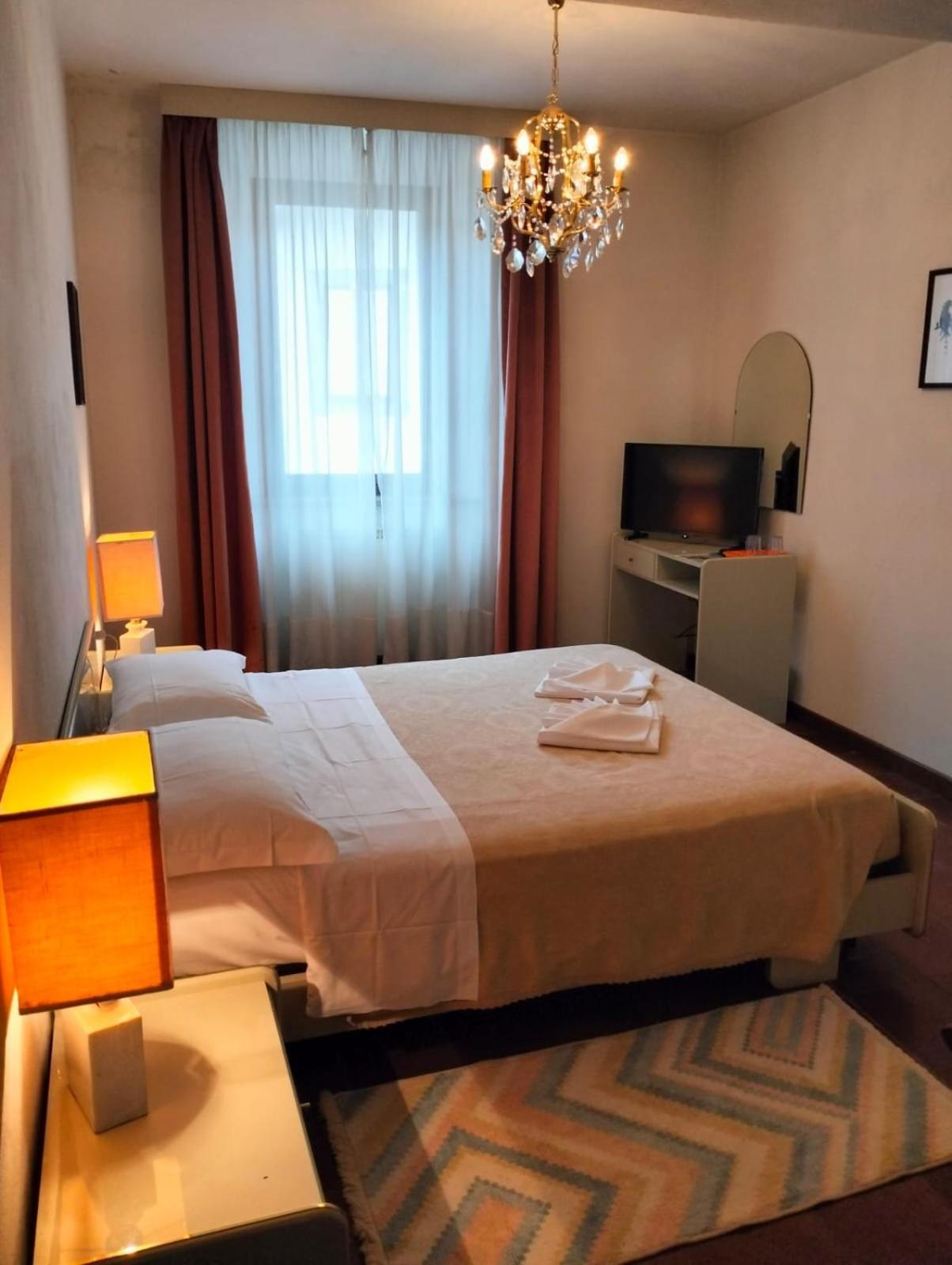 La Grotta San Michele Hotel Montevettolini Bagian luar foto