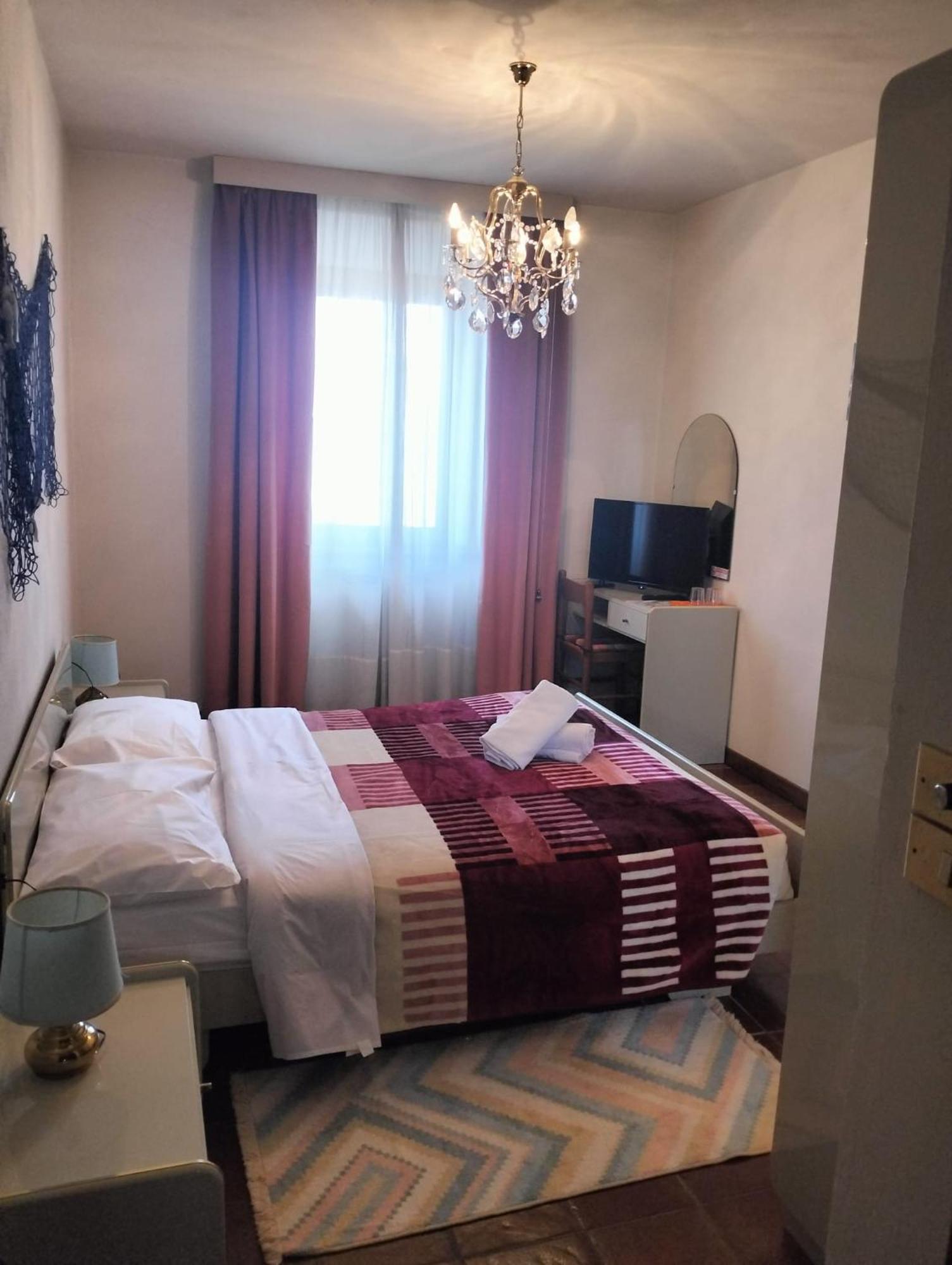 La Grotta San Michele Hotel Montevettolini Bagian luar foto